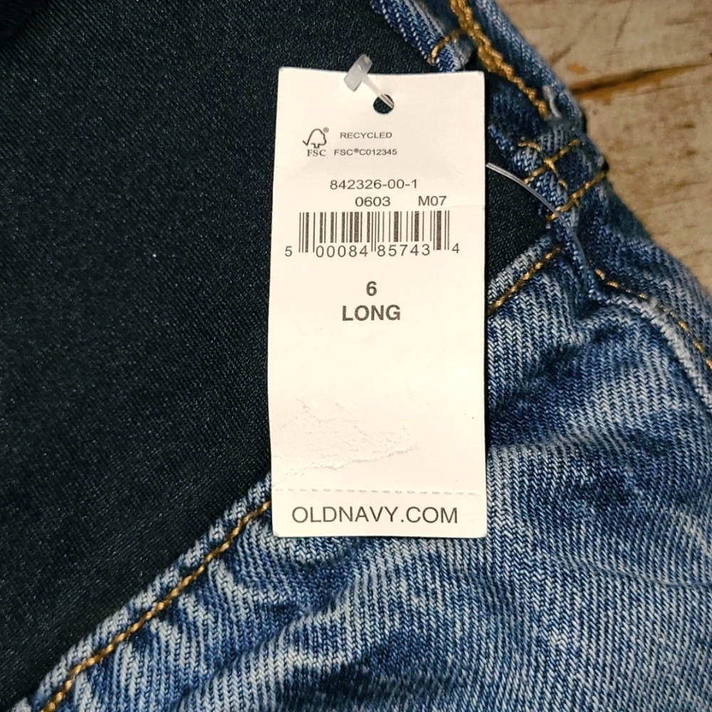 Old Navy Jeans Maternity - Picture 3 of 9